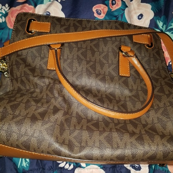 Large MK Hamilton - Picture 3 of 4